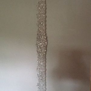 Beaded belt with rhinestones